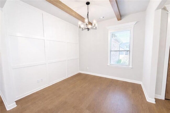 Photo - 460 Casella St