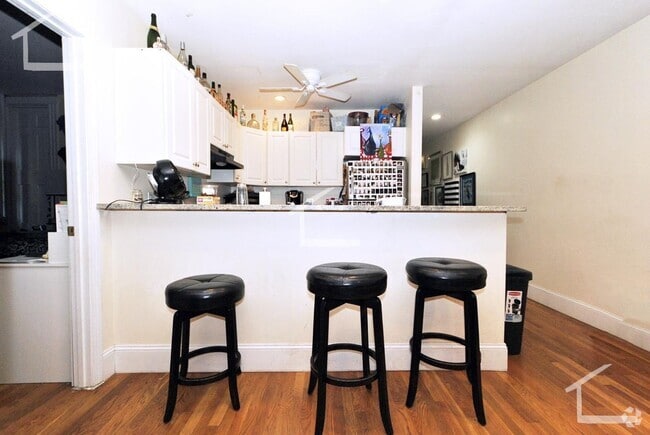 Building Photo - HOT BROOKLINE LISTING!!! Rental