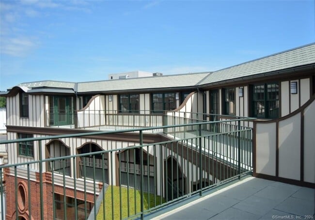 Photo - 5 Church Ln Unit 402