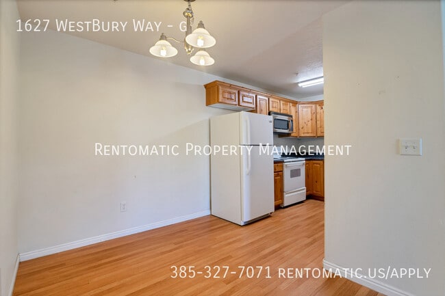 Photo - 1627 Westbury Way
