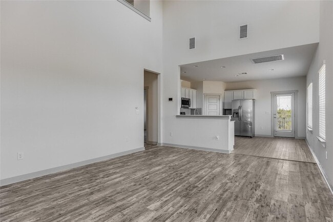 8340 Mimi Ln