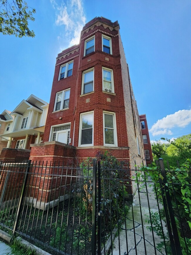 Building Photo - 1650 S St Louis Ave