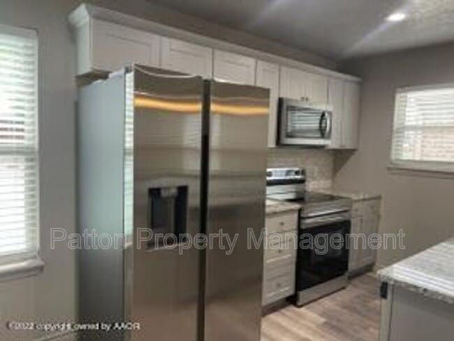 Building Photo - 102 8th St Unit B Rental