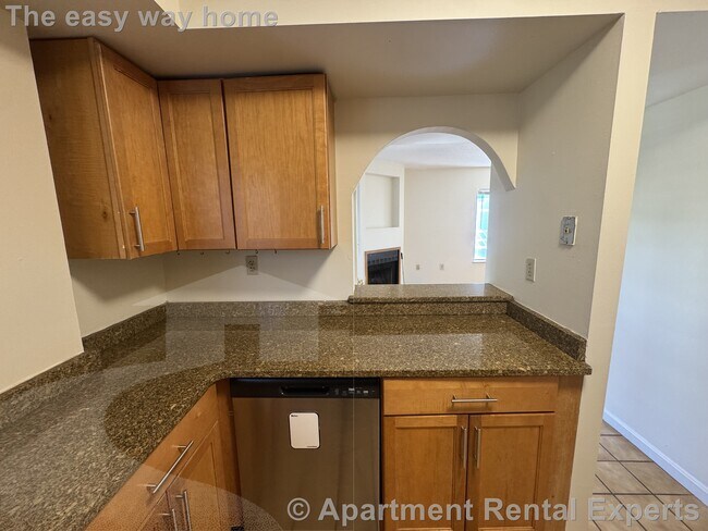 345 Franklin St Unit 302