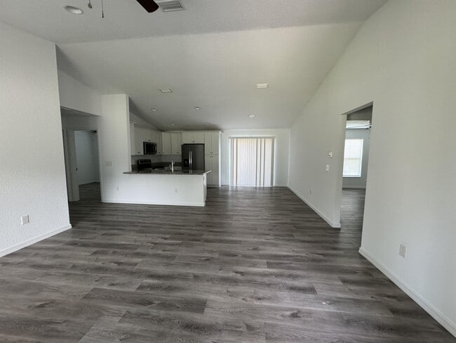 Photo - 6 Maple Course