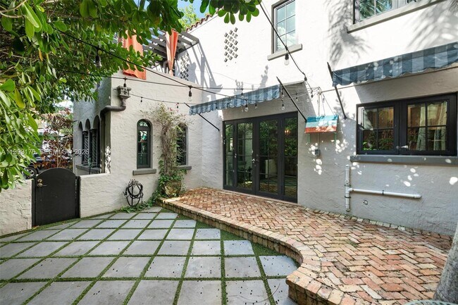 Photo - 447 Giralda Ave