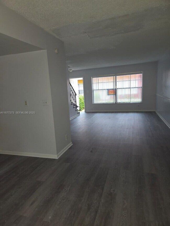 Photo - 5221 NW 27th St