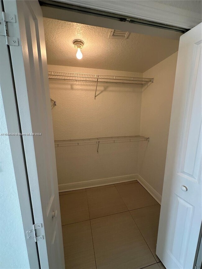Photo - 2301 SW 27th Ave Unit 402