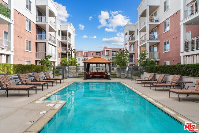 3740 Santa Rosalia Dr Unit 326