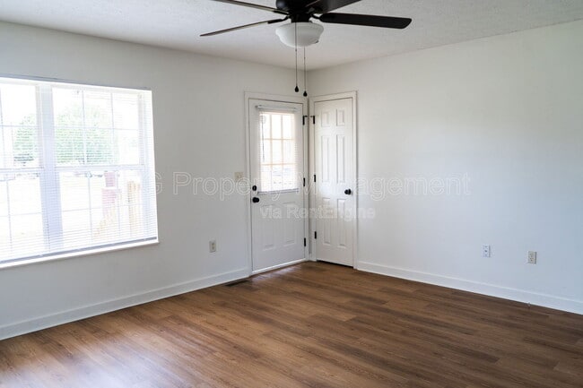 Photo - 4140 Briggs Loop