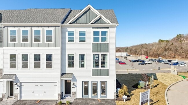 Photo - 415 Harmon Ct
