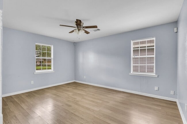 Photo - 8745 Kimberly Dr