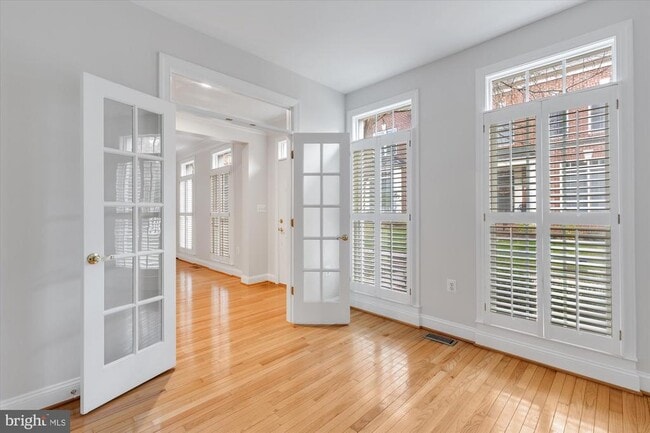 Photo - 427 Park Ave