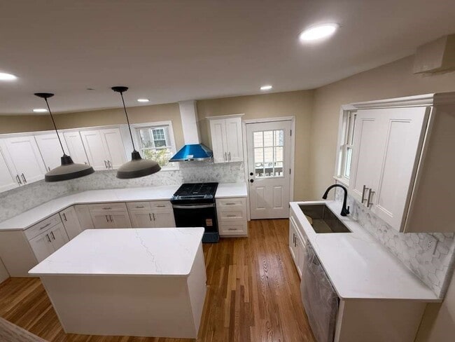 Photo - 194 Fells Ave