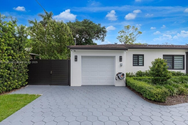 Photo - 5641 SW 67th Ave