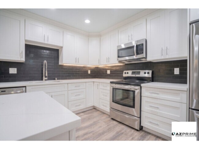 Photo - Arcadia 2BR/1BA Corner Condo ; Heated Pool &amp; Spa ; 8 Min to Old Town