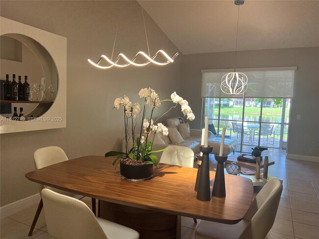 Photo - 18428 Vía Di Regina