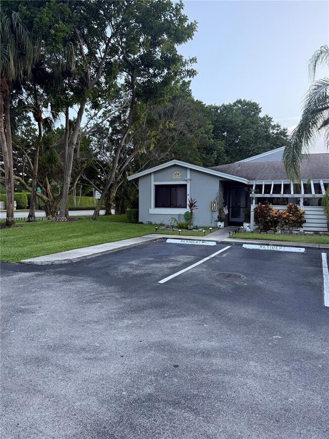 Building Photo - 679 Racquet Club Rd Rental