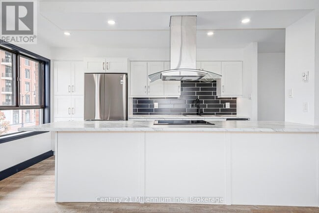 Photo - 250 Hurontario St Unité 2