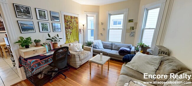 Photo - 378 Washington St Unit 3