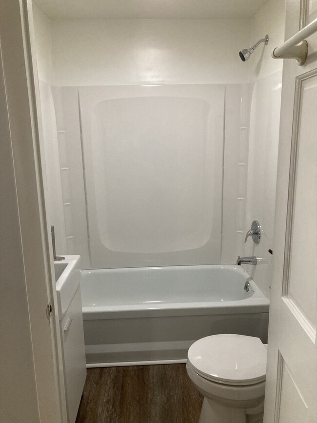 Photo - 306 W Union St Unit Apartment 2