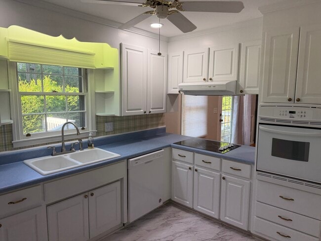 Photo - 3 Melbourne Ln