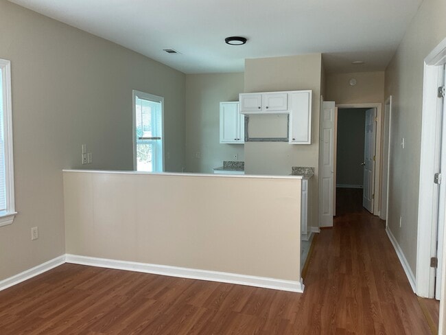 Photo - 266 W Garfield St