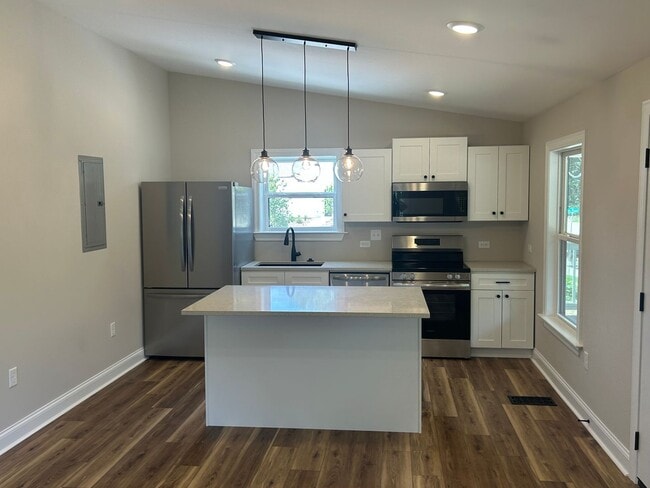 Photo - Fully Remodeled One Bed/One Bath Cottage