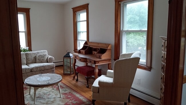 81 Sunnyside Ave Unit 1