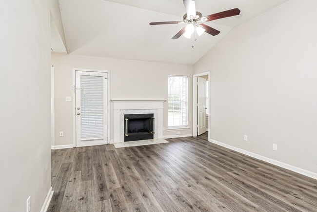 Photo - 11518 Larix Dr