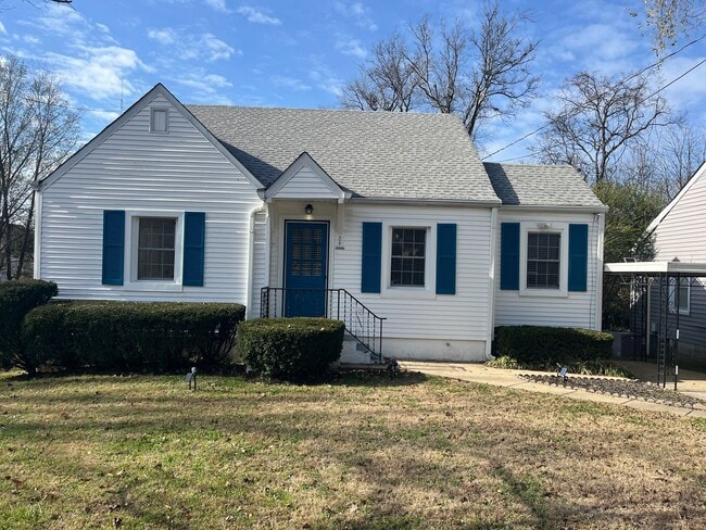 Building Photo - Pet Friendly Home with Fenced Yard in Sylvan Park, 3 Bedrooms/ 1 Bath, Minutes to the Greenway