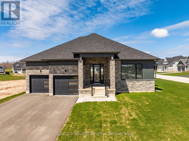 Photo - 116 Laurens Ln
