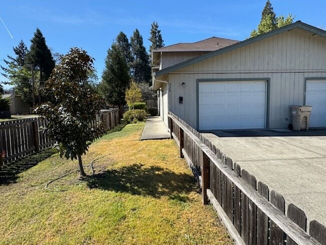 Photo - 323-325 SE K Unit 325