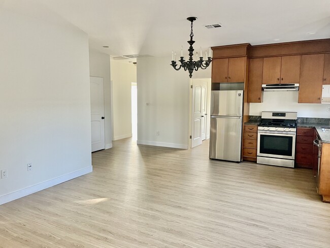 Photo - 14762 Friar St Unidad 3