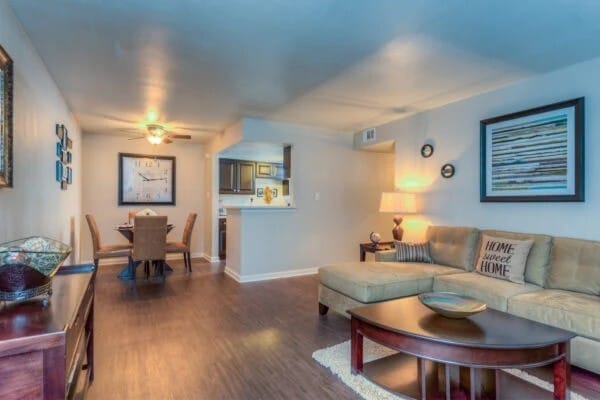 Building Photo - 327 W Hufsmith Rd Unit 401 Rental