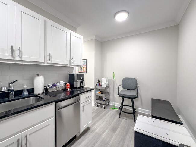 Photo - 837 W Cornelia Ave Unidad N2