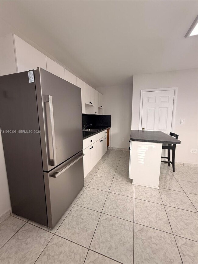 Photo - 3666 SW 24th Ter Unit R