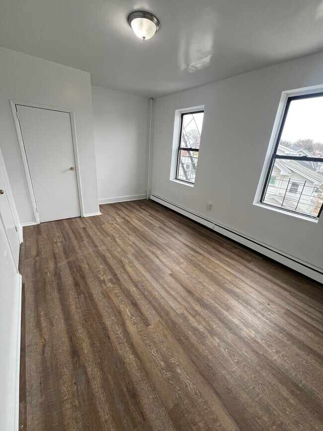 Photo - 28 Elmwood Ave Unit 2