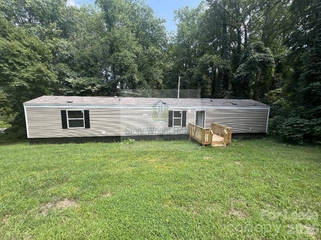 Building Photo - 2034 Shelby Rd