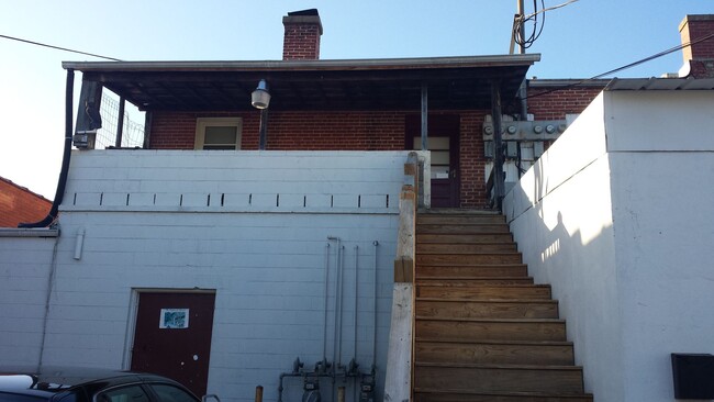 One bedroom apartment with lots of updates! - One bedroom apartment with lots of updates!