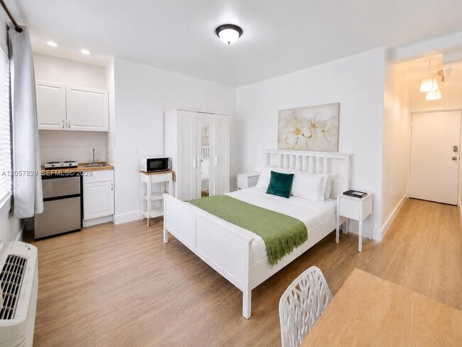 Building Photo - 3025 Indian Creek Dr Unit 106