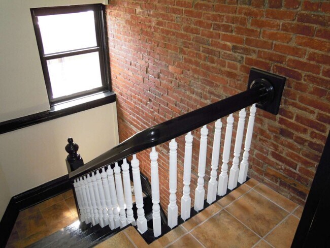 Photo - 2012 E Carson St Unit 300