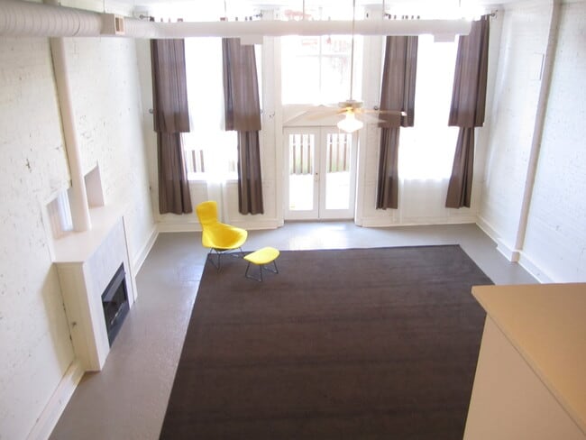 Área de estar - 505 S Main St Unidad 509 South Main #102