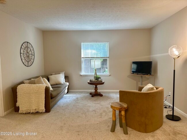 Building Photo - 219 Middletown Square