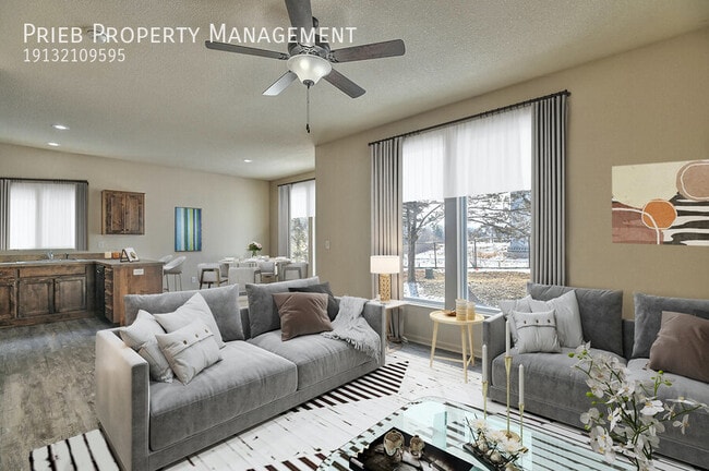 Photo - 2132 W Forest Dr