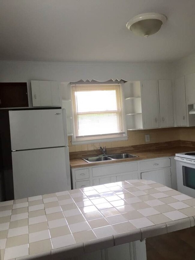 Photo - 103 Cranwill Dr