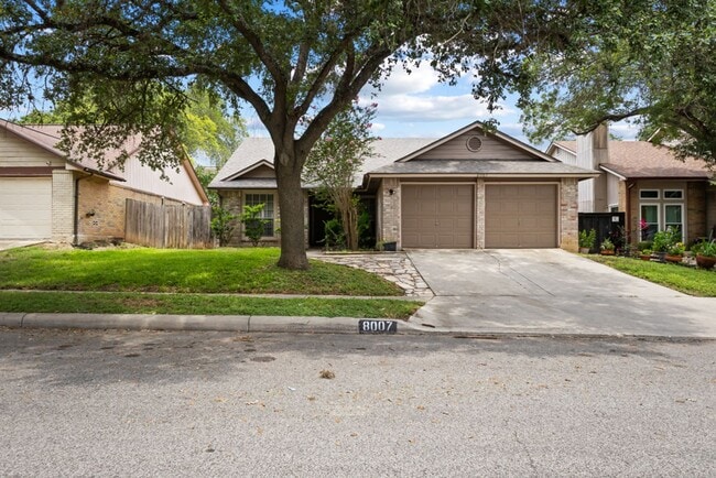 Building Photo - 3 Bedroom/2 Bath Woodcrest Subdivision