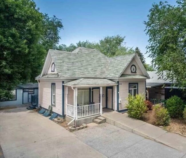 Building Photo - 936 E Center St Unit 1