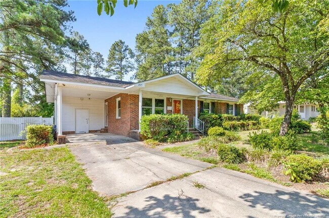 2815 Skycrest Dr
