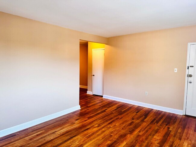 Photo - 8805 Plymouth St Unidad 5